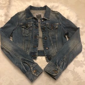 Abercrombie & Fitch Cropped Denim Jacket💙size L💙
